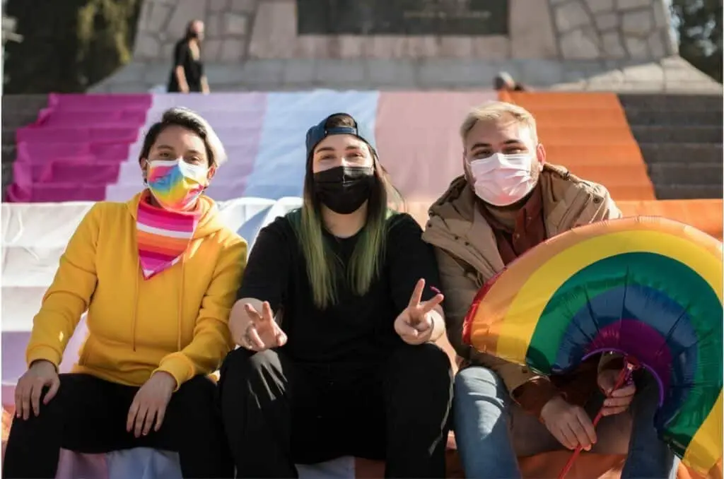 Despliegue de bandera lésbica en Monumento: «Hoy vinimos hacer ruído y pedir justicia»