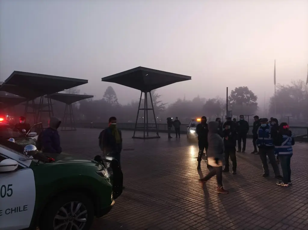 Plaza de Maipú amanece sin comercio ambulante este lunes