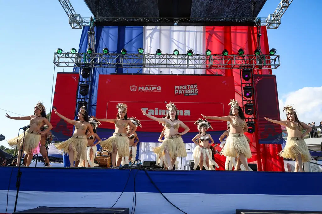 fiestas patrias en plaza de maipu