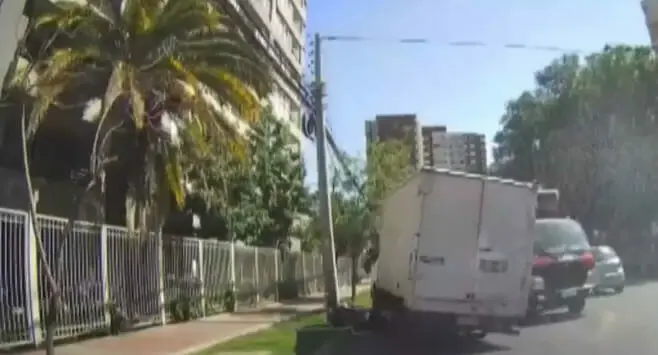 camión destruyó moto ladrón