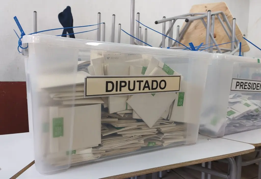 urnas diputados llenas