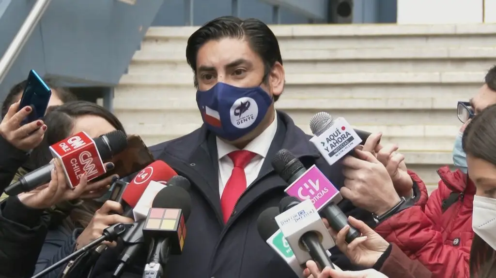 Rubén Oyarzo realizando test de drogas