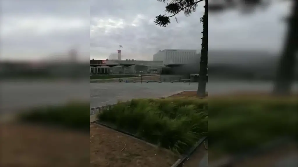 El mundo de la cultura local acusa que carabineros quemaron estación de Metro Plaza de Maipú