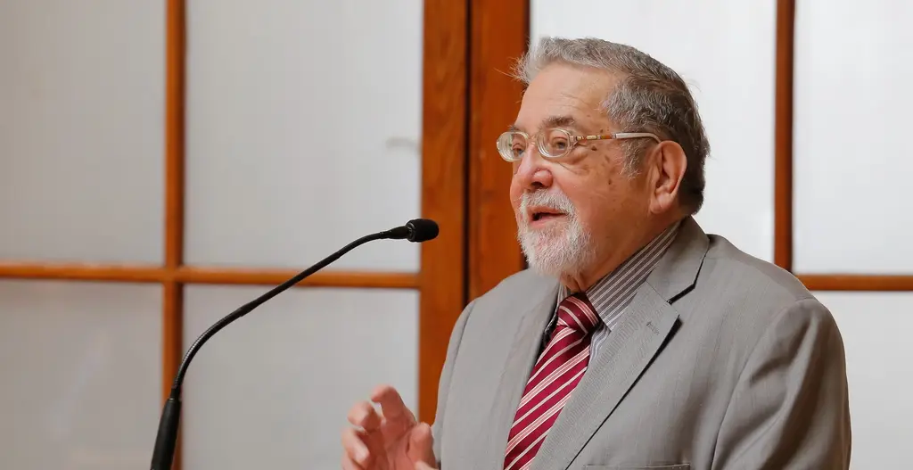 Muere Abraham Santibáñez, el periodista que fue al horror de Lonquén y nunca dejó de escribir