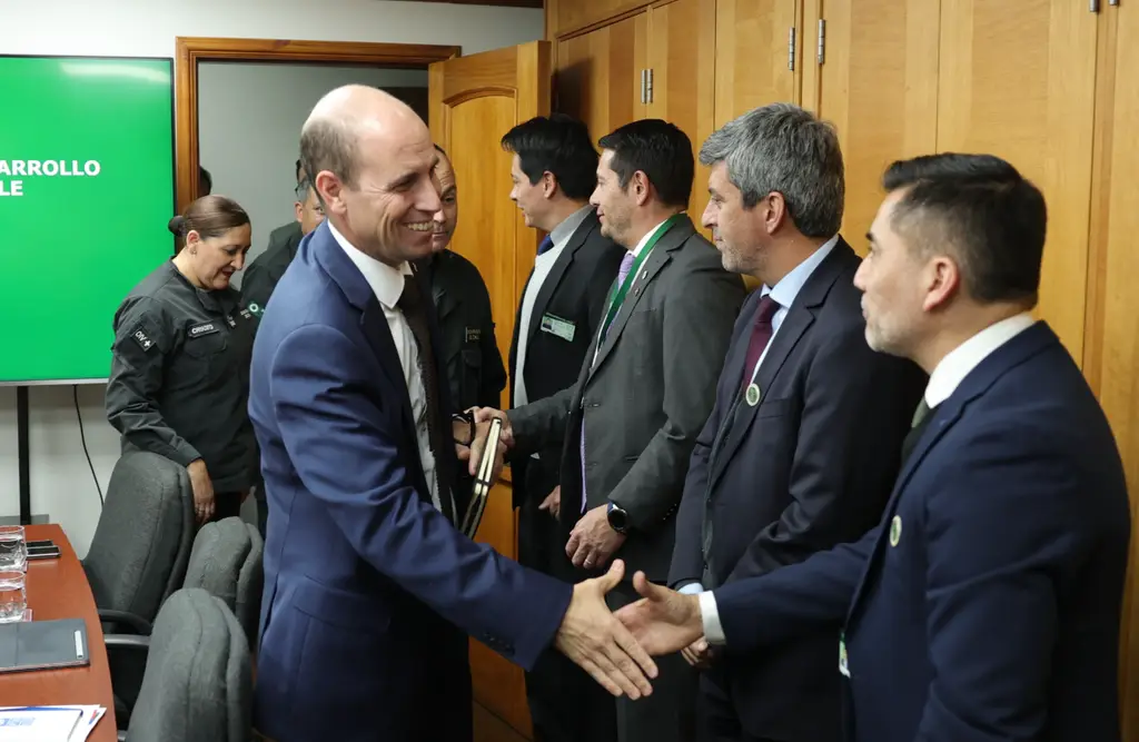 Ministro Arrau visitó Maipú ante crisis por seguridad aunque sin anunciar medidas concretas