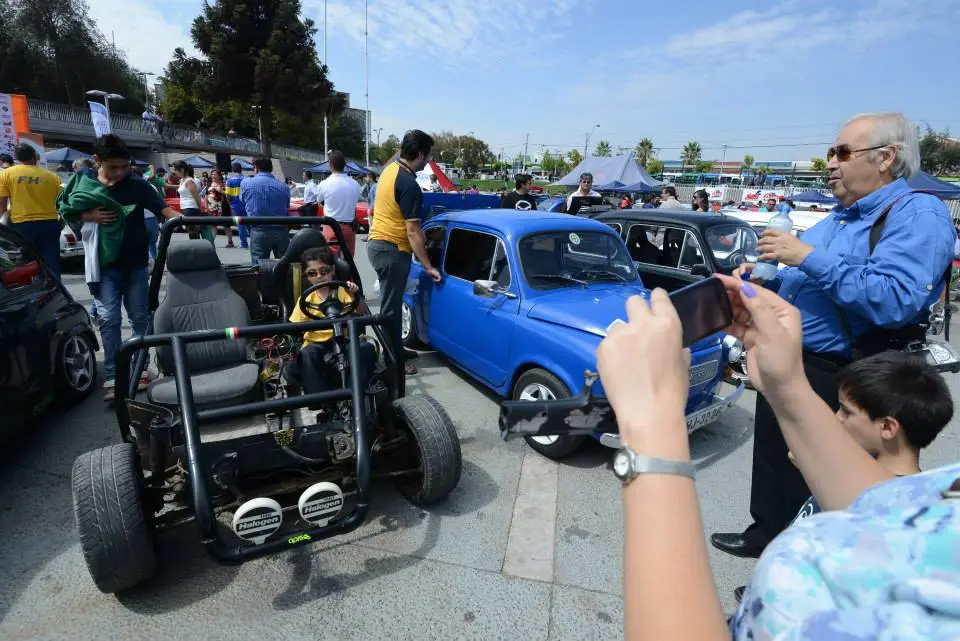 La pasión por los Fiats 600 se estacionó en la Plaza de Maipú