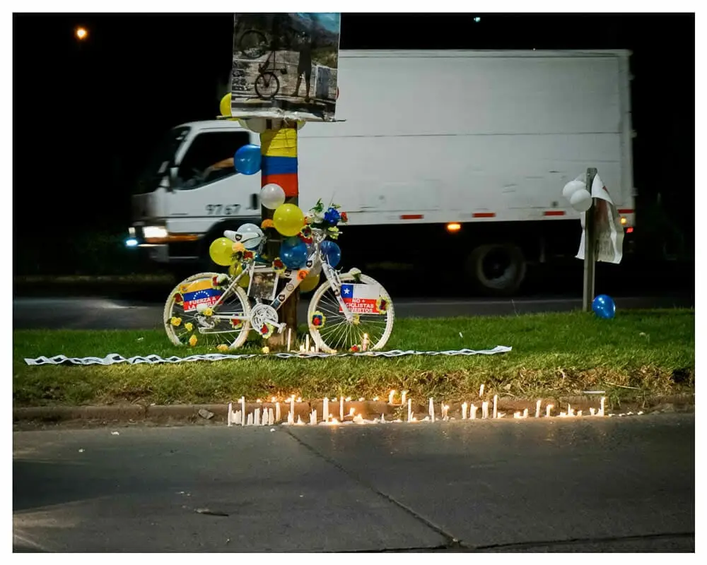 Una bicianimita en recuerdo de un ciclista muerto en Maipú