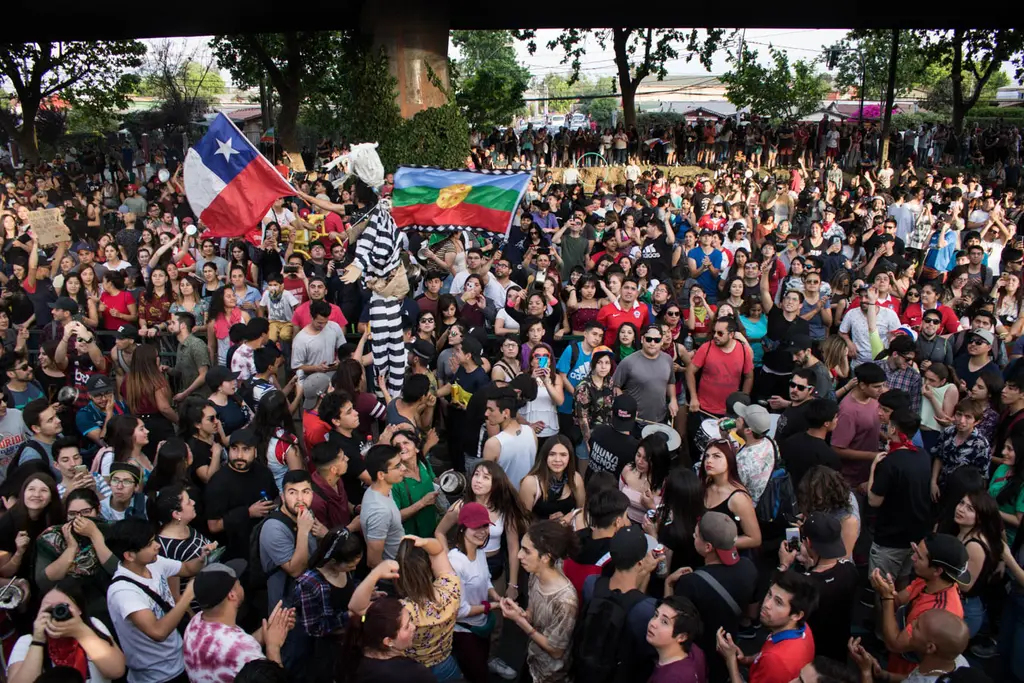 (Re)encantarse de la política en Chile: revuelta social y proceso constituyente