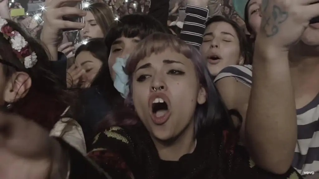 De bulling en el festival de Viña a videoclip de Monlaferte