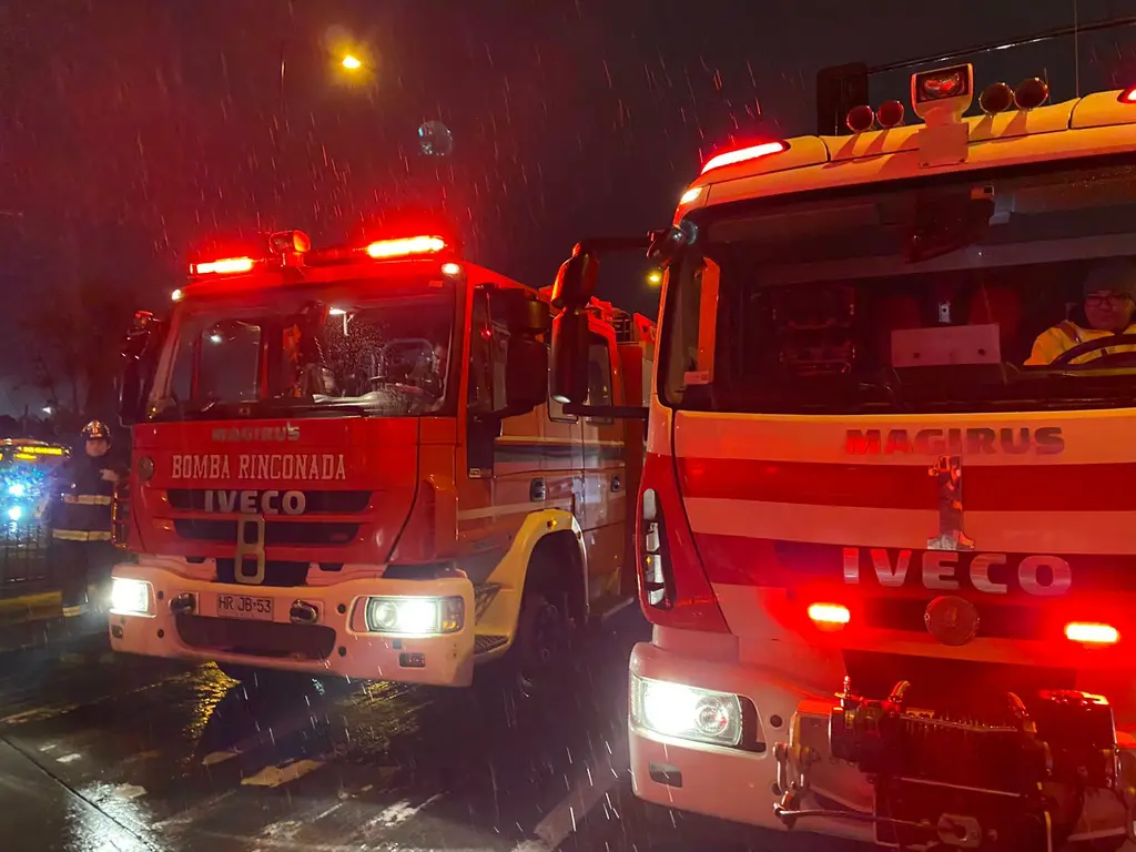 Fotos: bomberos de Maipú en incendio