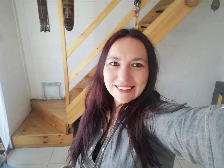 Varinia Aravena, candidata a senadora por el Distrito 8 - La Voz de Maipú
