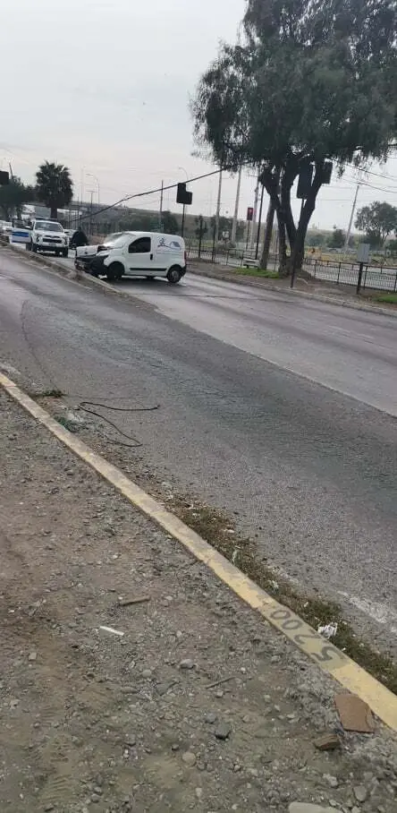 Accidente: Auto terminó volcado en Camino a Melipilla con Santa Marta