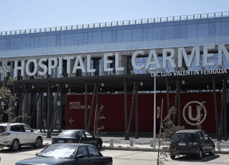 Hospital El Carmen de Maipú sufrirá recorte de $1.610 millones tras ajuste presupuestario de Gobierno de Kast