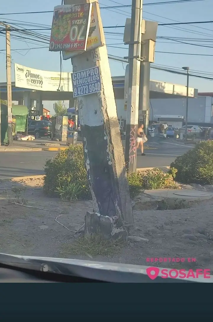 Poste de Luz Quebrado
