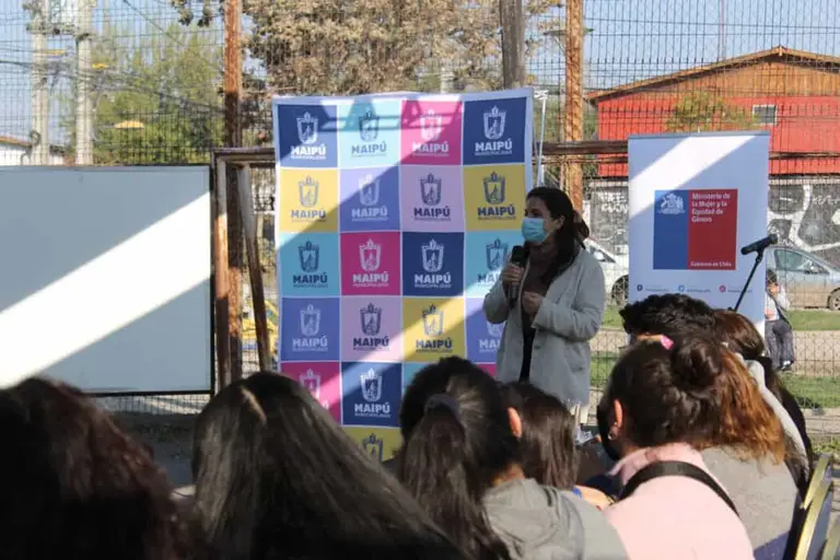 ministra de la mujer en maipú