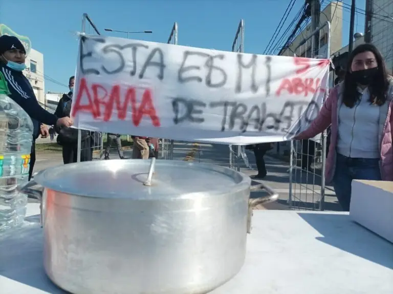 olla-comun-plaza-de-maipu