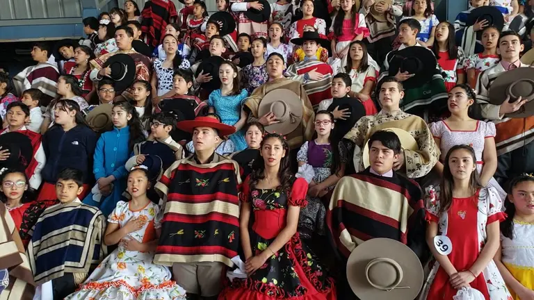 Exitoso XI Campeonato Escolar de Cueca Intercomunal en Colegio Royal American School
