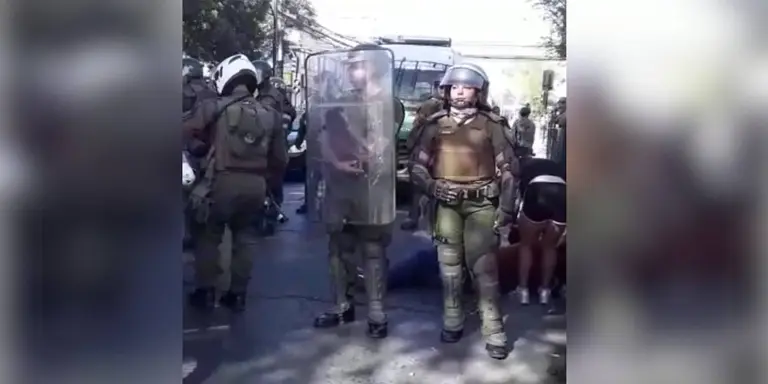 Dos jóvenes habrían sido atropellados por motoristas de 52 Comisaría Maipú: primer saldo de super mochilazo en Maipú