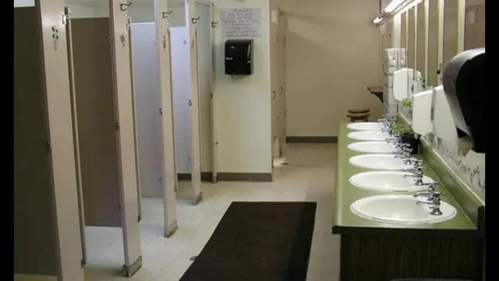 baño estudiante