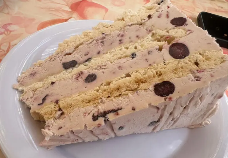 El Sauce: Torta Helada de frutos rojos