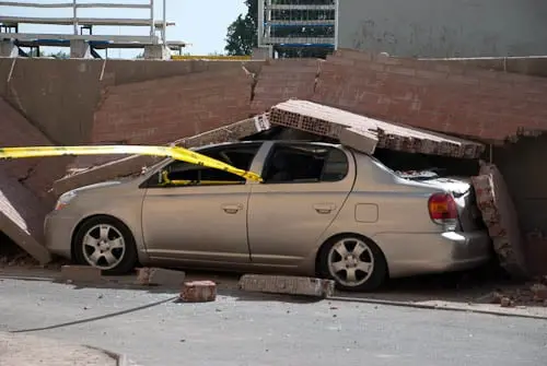 Así quedaron varios autos en el condominio "El Alto"