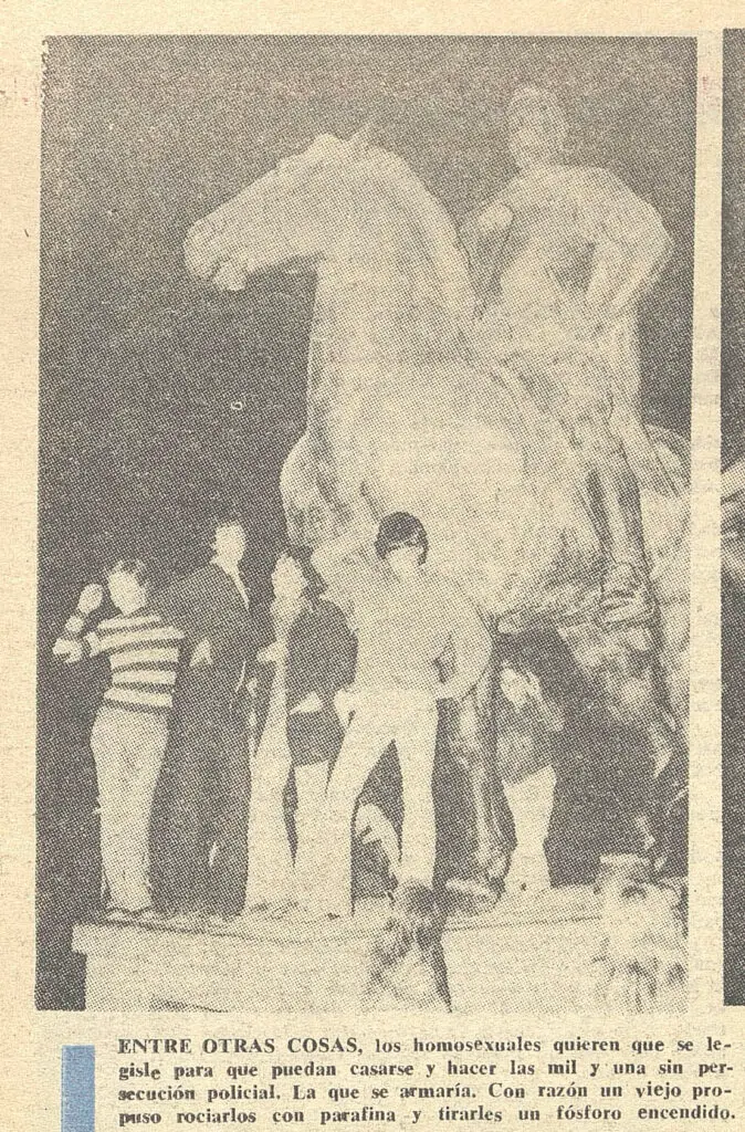 Asistentes a la primera protesta disidente en Chile en 1973, Diario Clarín