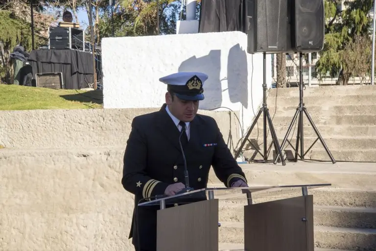 Maipú homenajeó las Glorias Navales con ofrenda floral y retreta en la Plaza de los Héroes