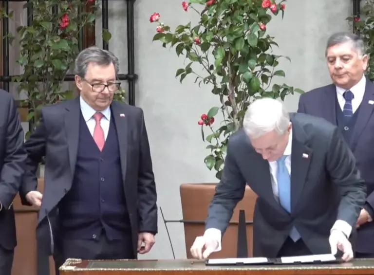 Presidente Kast firma reforma constitucional sobre el crimen organizado y pide al Congreso acelerar su tramitación