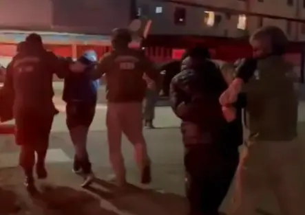 Tenían entre 13 y 16 años: tres menores detenidos en Maipú tras violento robo armado en servicentro de San Bernardo