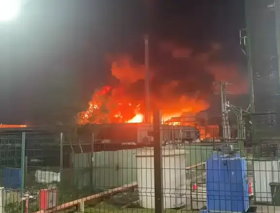 Incendio químico en Quilicura: la labor del Cuerpo de Bomberos de Maipú en la emergencia