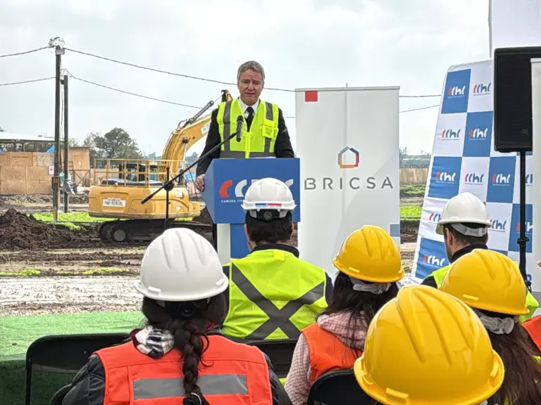 Autoridades visitan obras del proyecto Nuevo Parque I y II en La Farfana: Ministro Rau, CChC y alcalde Vodanovic destacan desarrollo inmobiliario y del empleo en Maipú