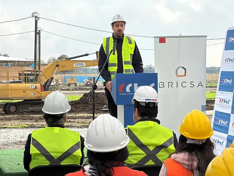 Autoridades visitan obras del proyecto Nuevo Parque I y II en La Farfana: Ministro Rau, CChC y alcalde Vodanovic destacan desarrollo inmobiliario y del empleo en Maipú