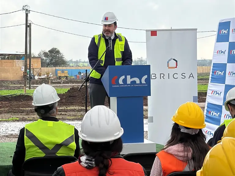 Autoridades visitan obras del proyecto Nuevo Parque I y II en La Farfana: Ministro Rau, CChC y alcalde Vodanovic destacan desarrollo inmobiliario y del empleo en Maipú