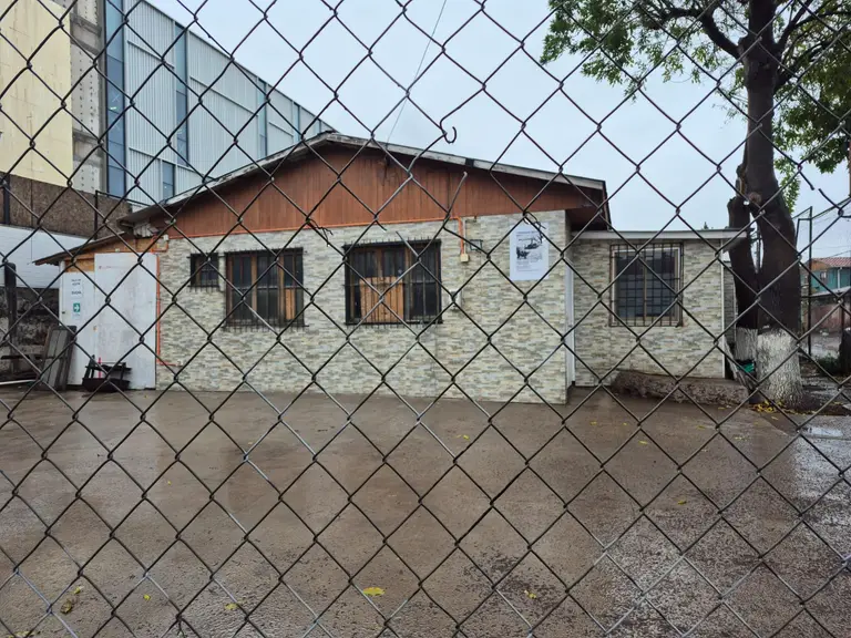 «Esto no es agua, es caca»: el relato de la Villa Versalles IV tras el colapso de sumideros y la inundación con aguas servidas durante sistema frontal