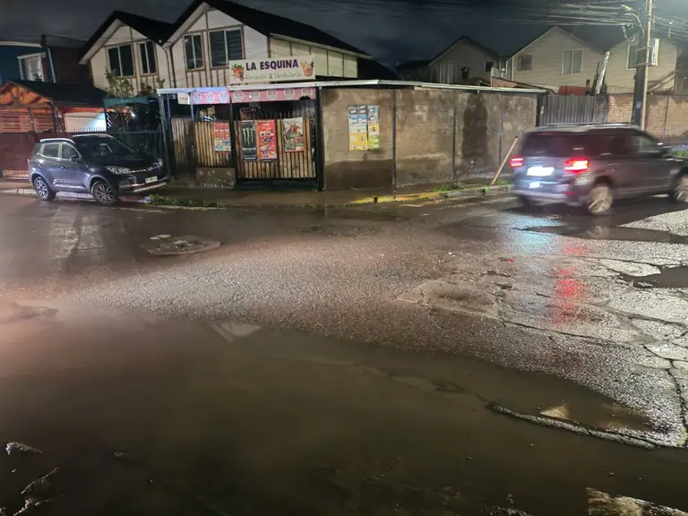 Familias de la Villa El Sol continúan trabajando en los destrozos que dejó el sistema frontal