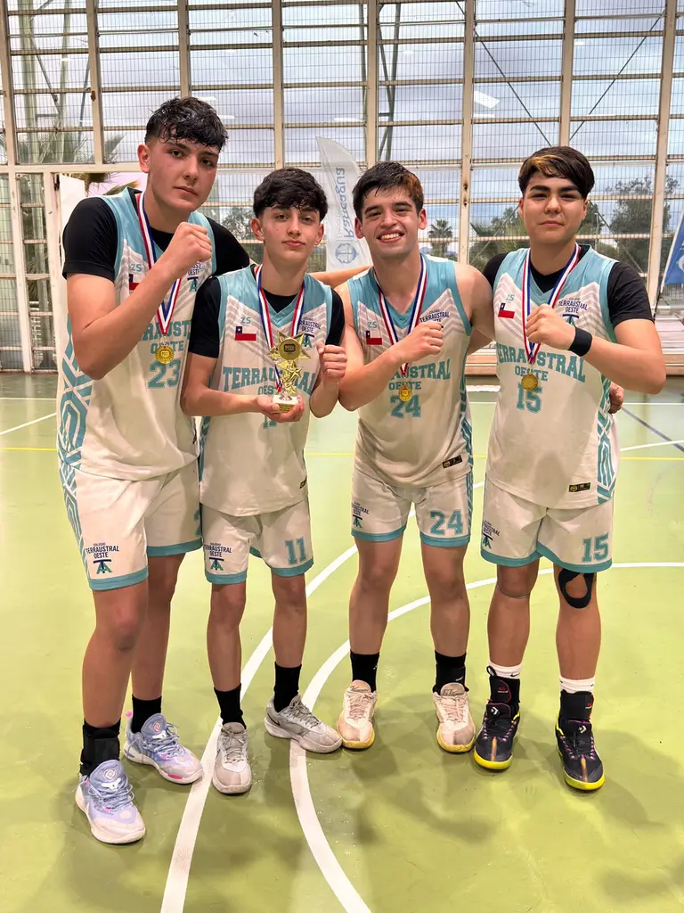 Equipo 3×3 sub 17 del Colegio Terraustral Oeste de Maipú gana en Rancagua y va a la final nacional