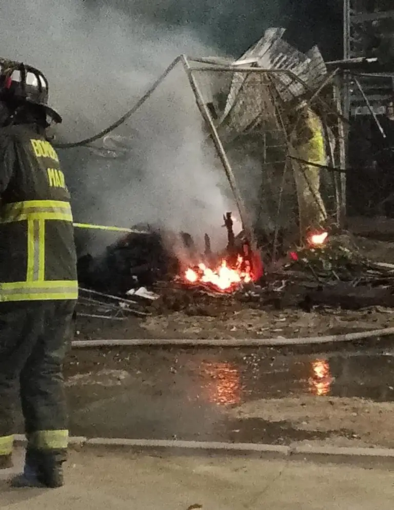 Incendio en Villa Los Araucanos 1 dejó tres autos afectados: llamas se habrían originado en un ruco