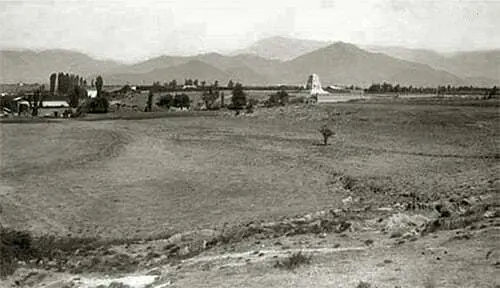 En la imagen de radioeme.cl se aprecia que el Monumento estaba más bien aislado