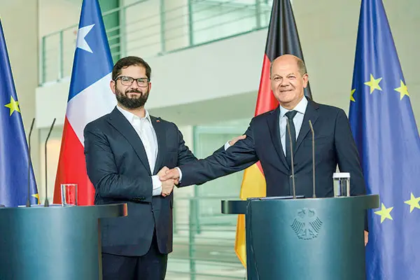 Gabriel Boric con canciller germano.