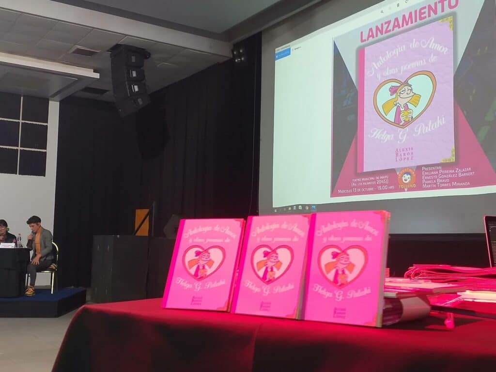 Emotivo lanzamiento de libro en teatro municipal: «Antología de amor & otros Poemas de Helga G. Pataki»
