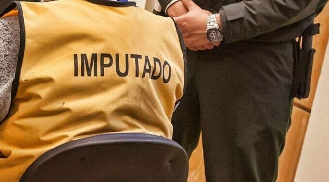 hombres agreden a escolares
