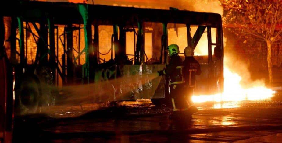 Desconocidos quemaron bus del Transantiago en Maipú