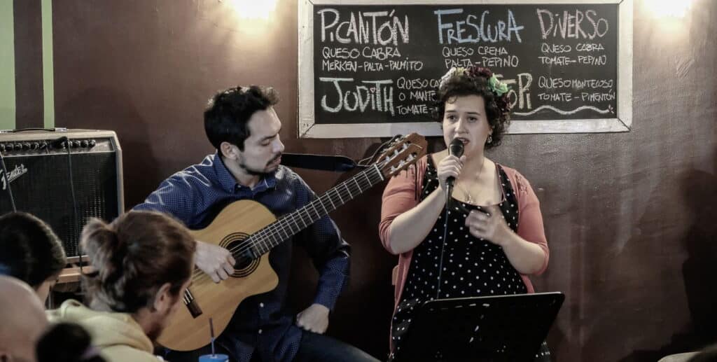 Video: Así fue la presentación de «Dúo La Resolana» en Café Cahve