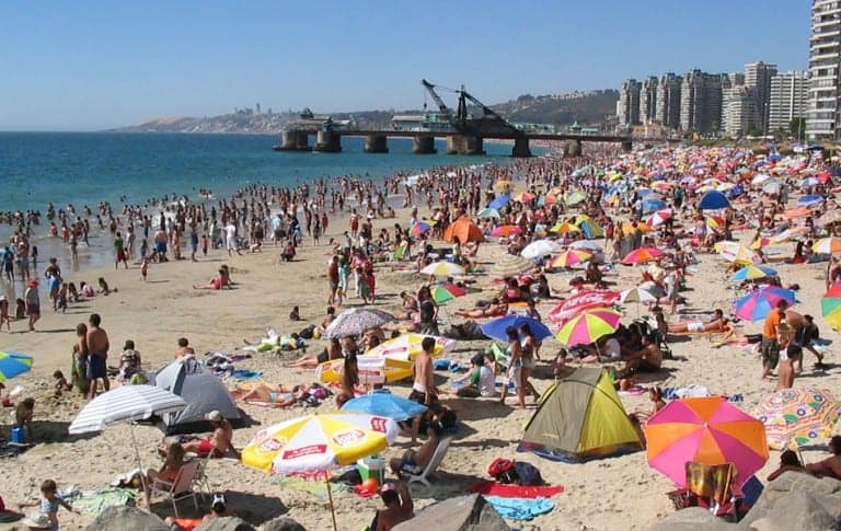¿Se puede viajar a comunas en Fase 2? Conoce los aforos y las restricciones según el Plan Paso a Paso