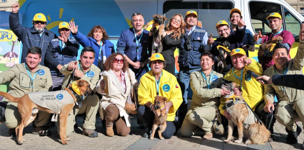 Alcaldesa Cathy Barriga participó en la promulgación de la «ley cholito»
