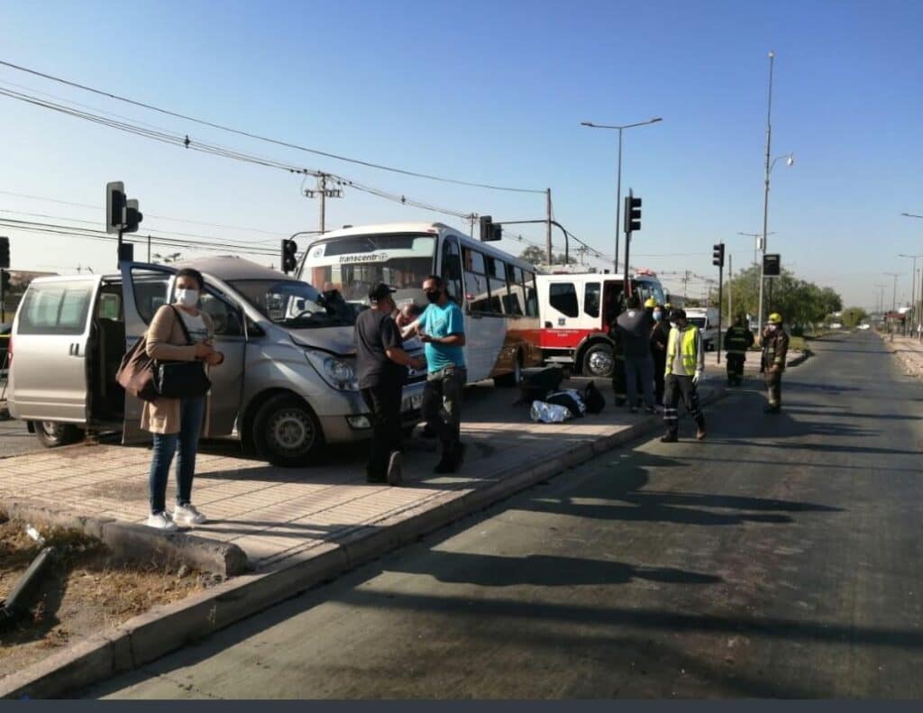 Accidente en Camino Melipilla: Al menos 15 lesionados