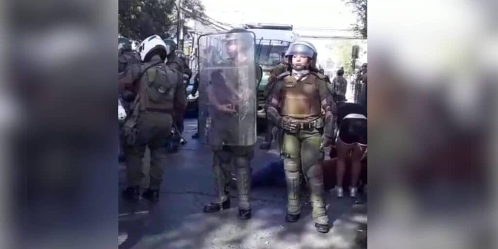 Dos jóvenes habrían sido atropellados por motoristas de 52 Comisaría Maipú: primer saldo de super mochilazo en Maipú