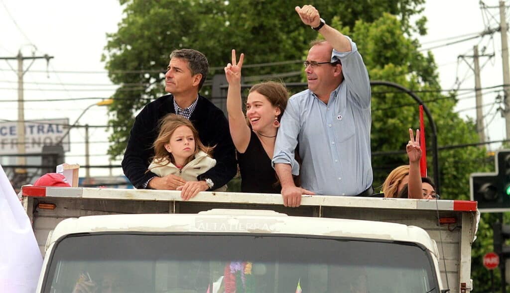 No lo han olvidado: Ex Alcalde Undurraga recibe grandes muestras de apoyo en su paso por Maipú