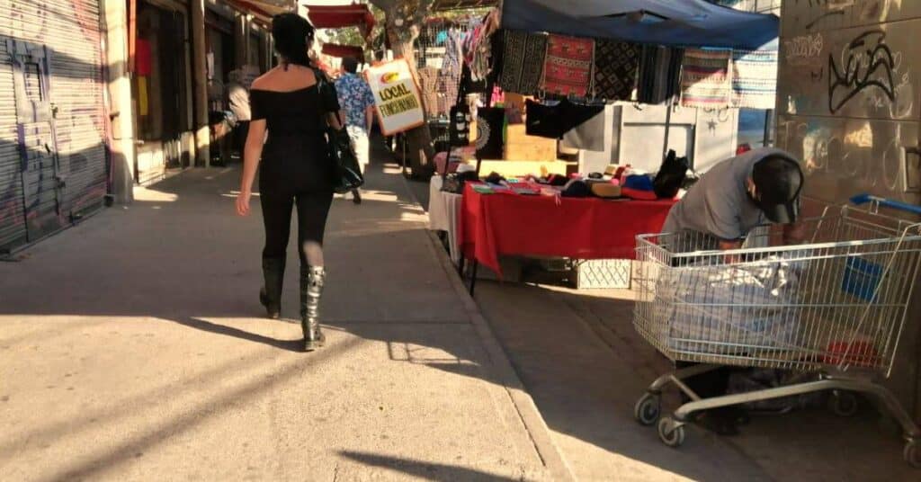 La Plaza de Maipú no está en cuarentena: crónica de un día de trámites en plena pandemia