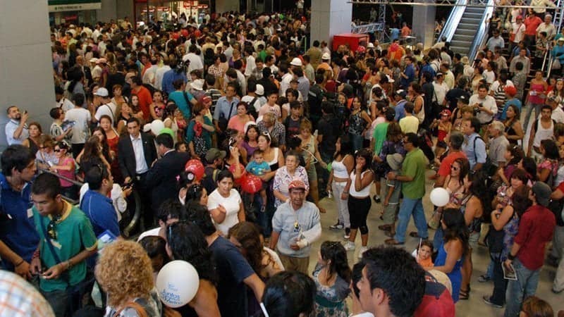 Gran congestión de pasajeros por falla de tracción en uno de los trenes de Metro
